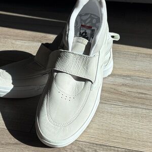 Vans Men's white leather Sneakers NWOT